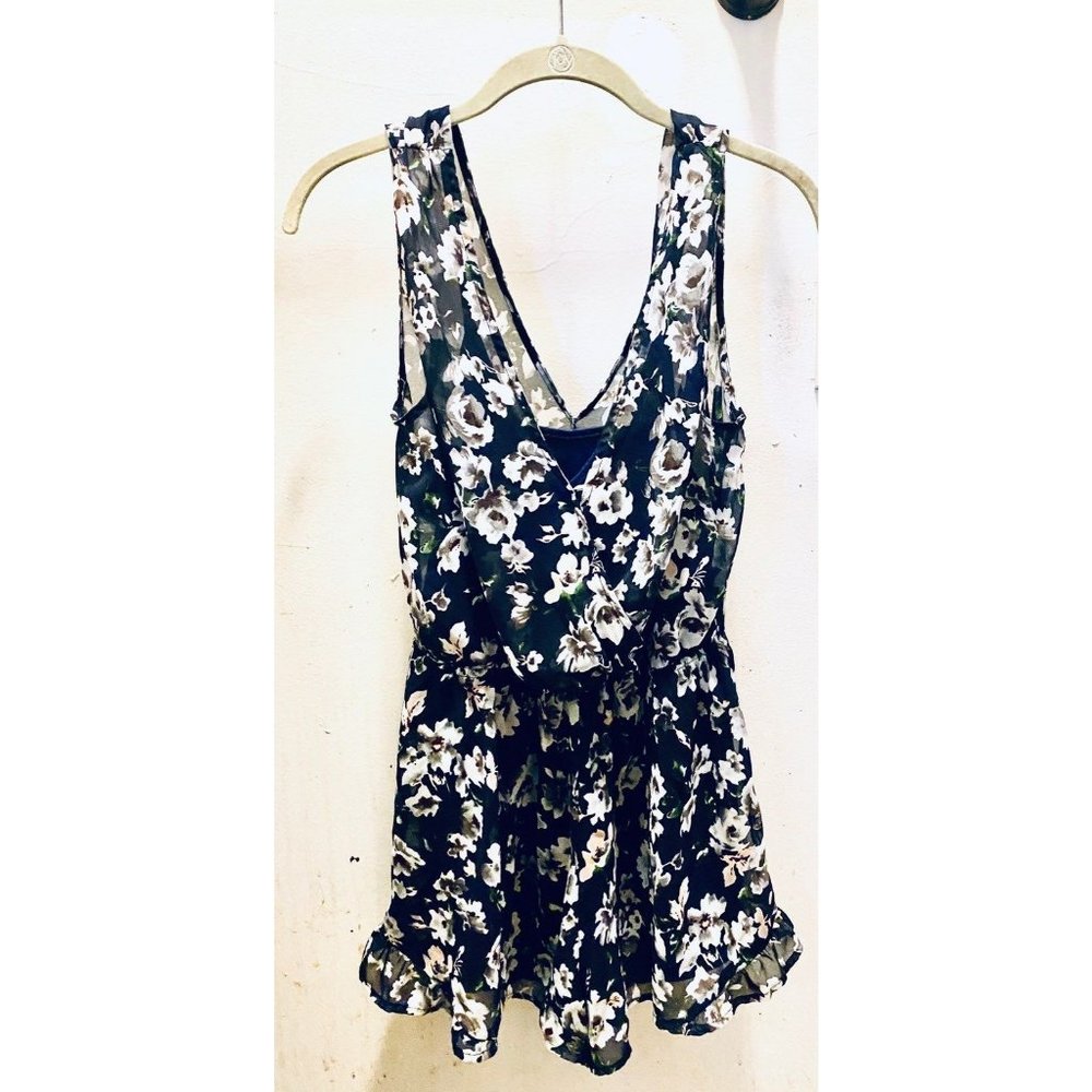 ASTR the Label Floral Surplice Ruffle Romper Navy Blue White Sleeveless Boho